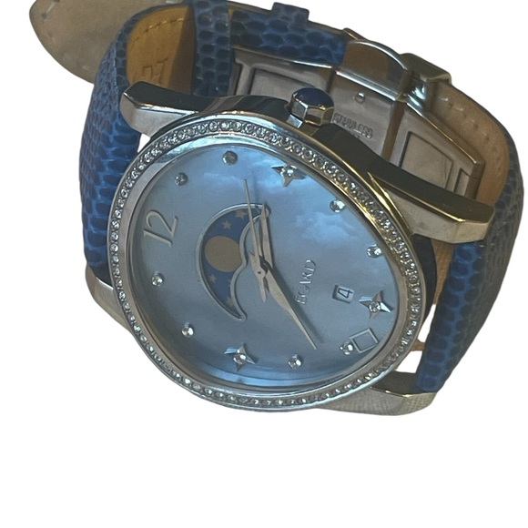 Egard Watch Ladies Diamond Crystal Face Leather Wristband New Battery Working - Picture 7 of 10